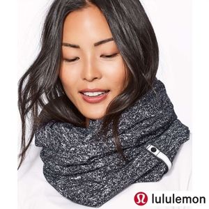 NWT Lululemon Vinyasa scarf (Rulu)